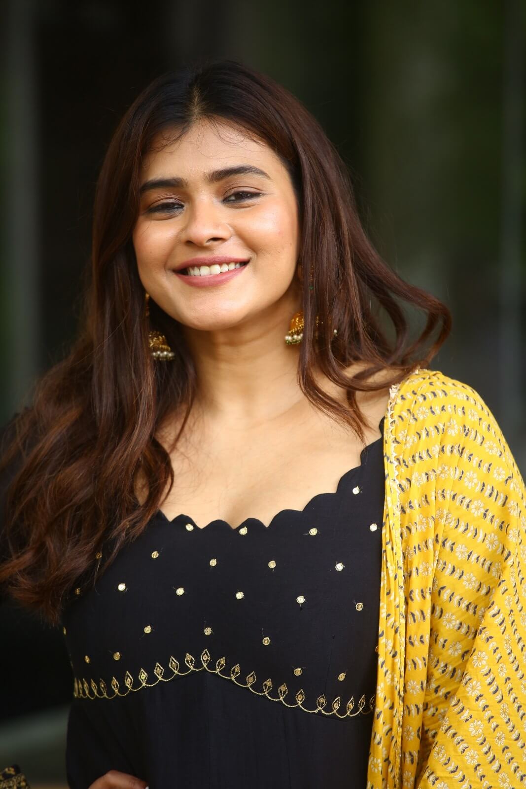 Hebah Patel stuns in traditional attire