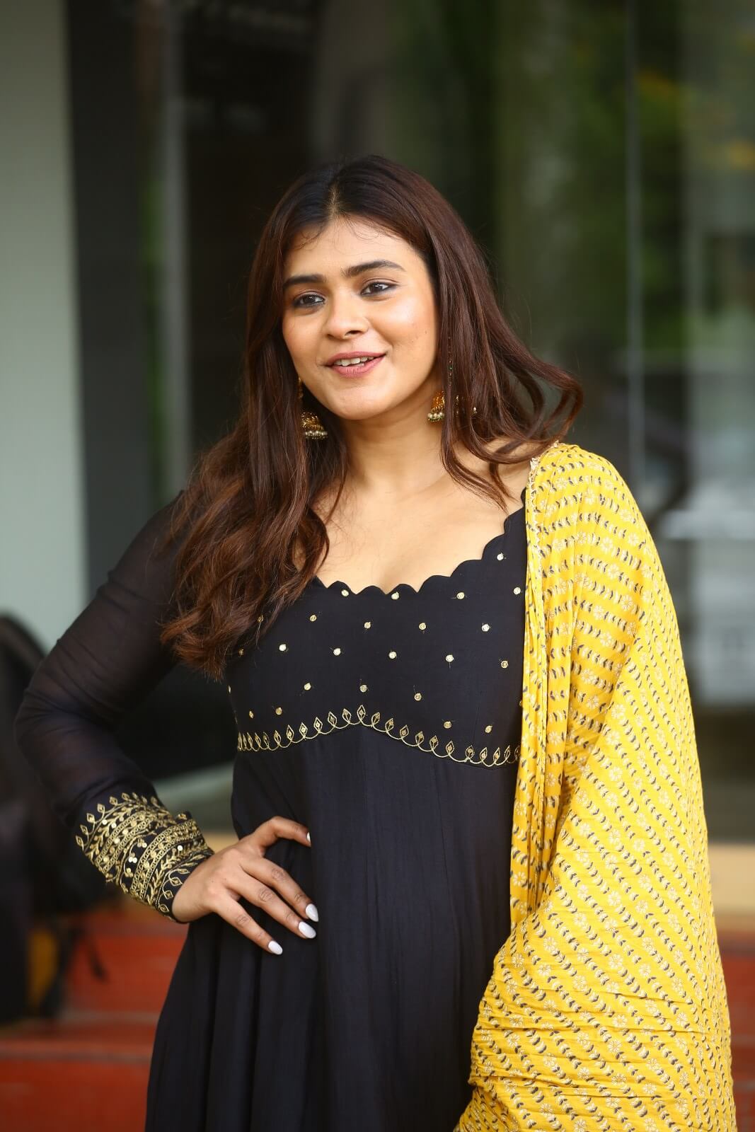 Hebah Patel stuns in traditional attire