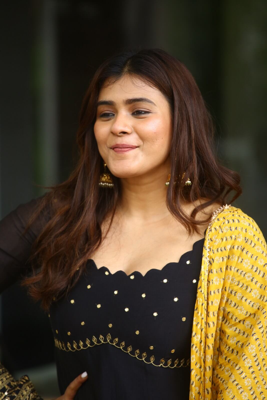 Hebah Patel stuns in traditional attire