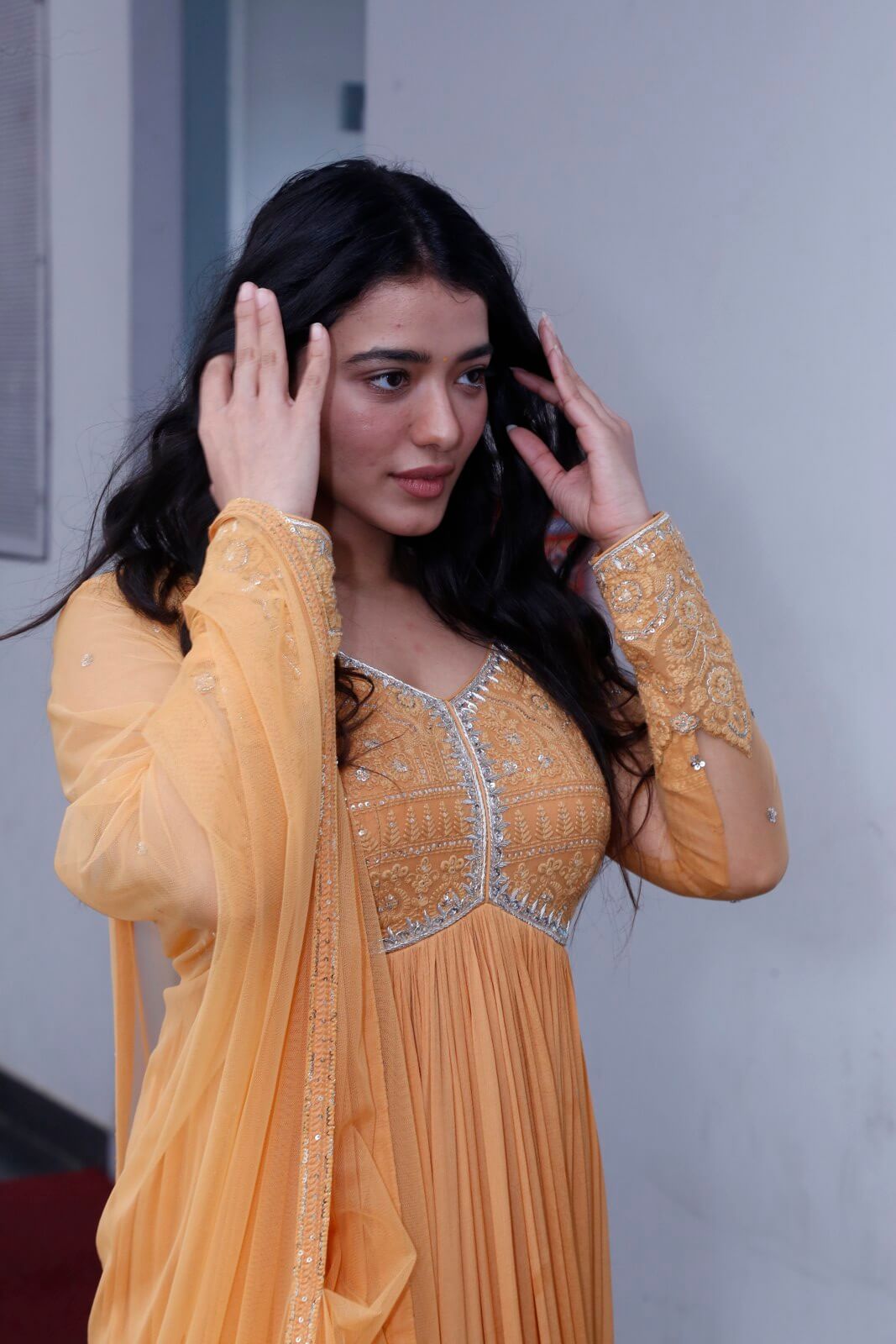 Ketika Sharma looks elegant in tradition attire