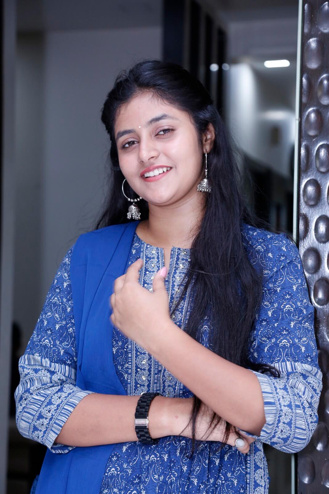 Sanchita Bashu sparks in all blue