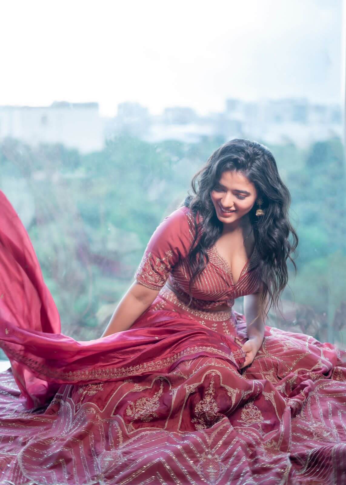 Ketika Sharma illuminates her impeccable charm yet again, as she promotes Ranga Ranga Vaibhavanga