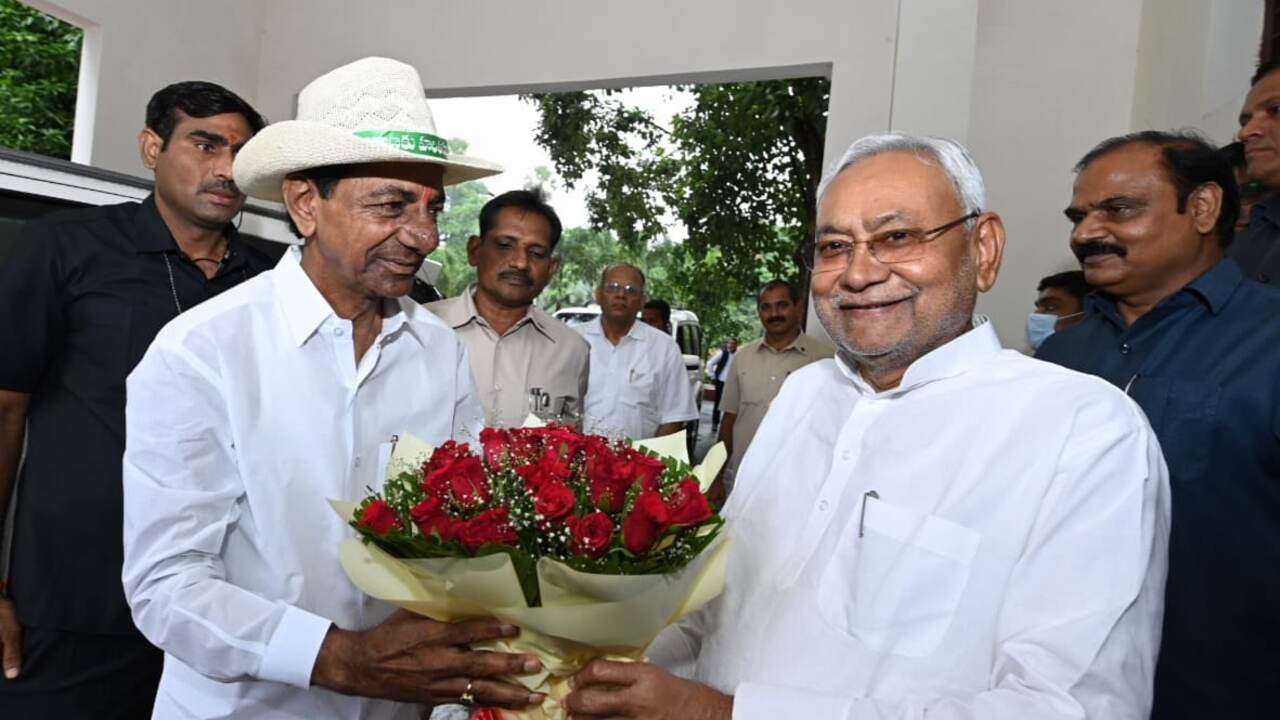 Kcr Nitish