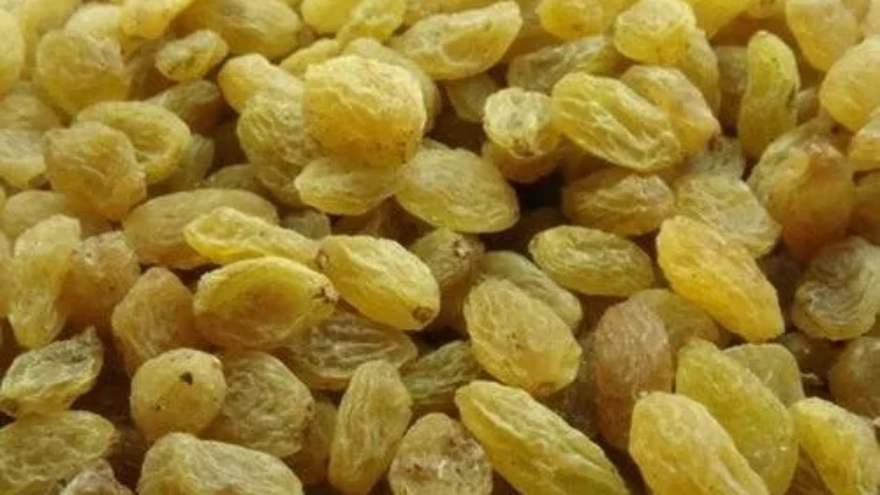 Dry Fruits Health Benefit: పాలల్లో ఎండు ద్రాక్ష ఉడికించి తాగితే శరీరంలో ఎలాంటి మార్పులు వస్తాయో తెలుసా? Kiss Miss