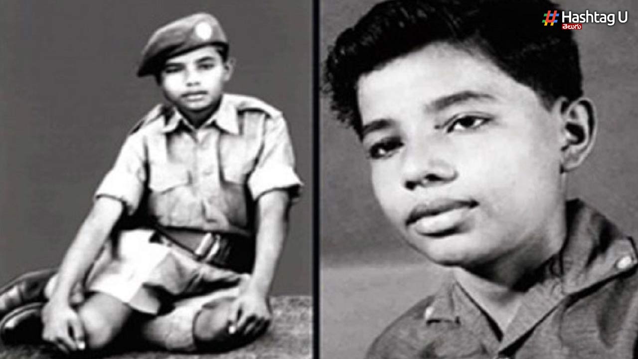 Modi childhood