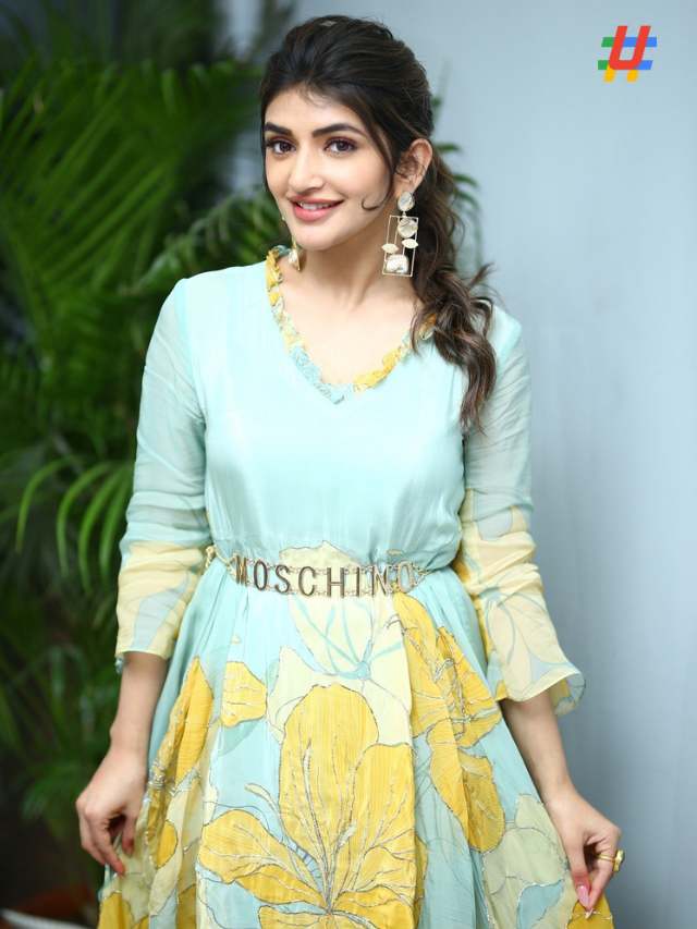 Sreeleela Interview Pics (2)