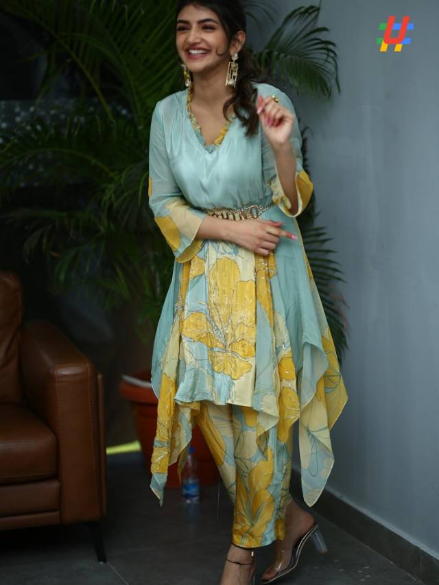 Sreeleela Interview Pics (3)