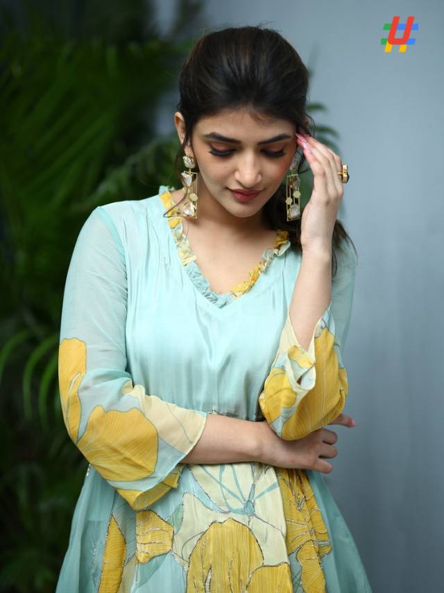 Sreeleela Interview Pics (5)