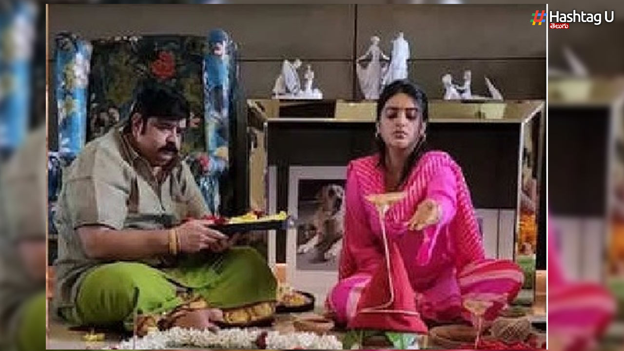 Tollywood Heroine Nidhi Aggarwal Special Worship Of Venu Swami At Home..