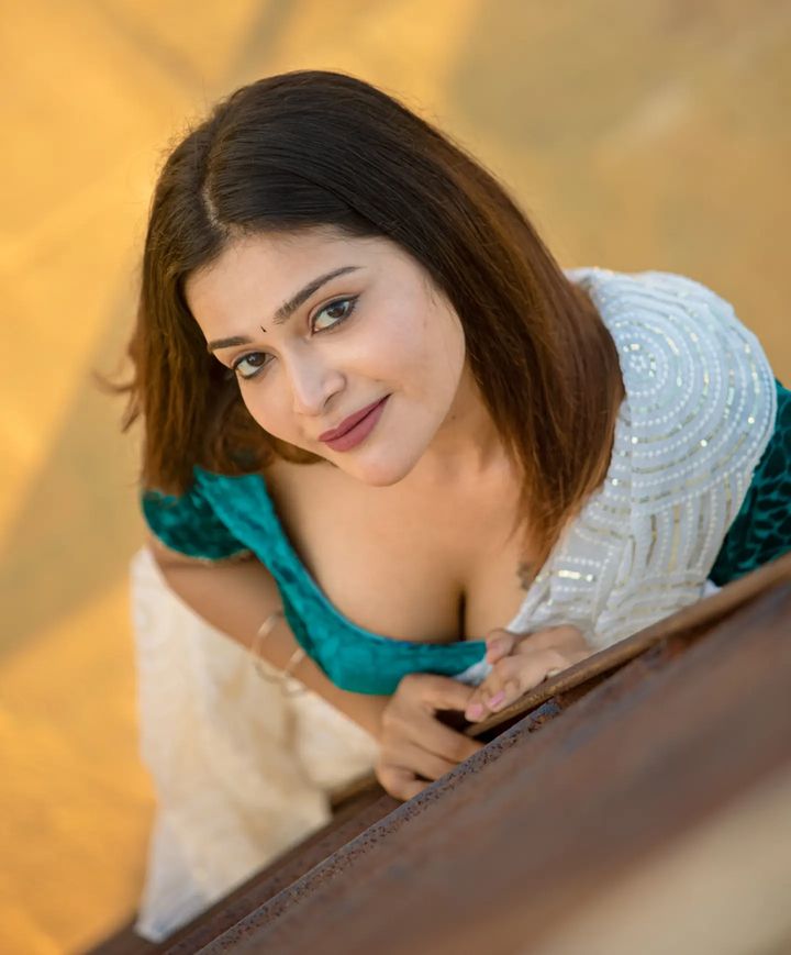 Dharsha Gupta (18)