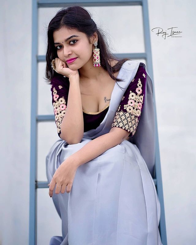 Dharsha Gupta (41)