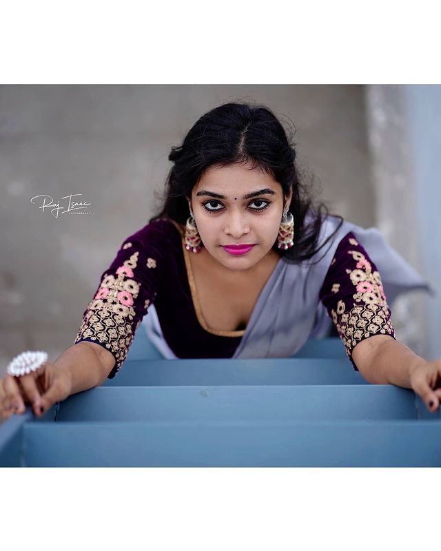 Dharsha Gupta (42)