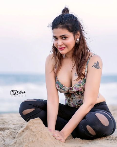 Dharsha Gupta (9)