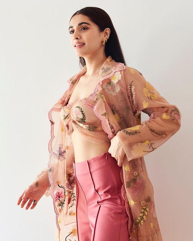 Divyansha Kaushik (3)