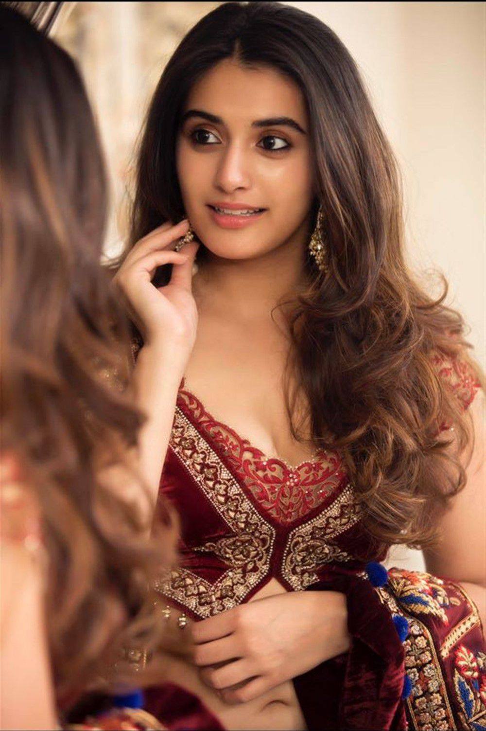 Divyansha Kaushik (46)