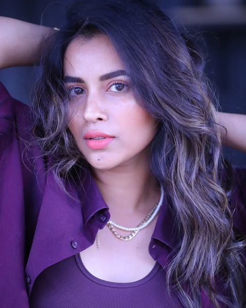 Komalee Prasaad (18)