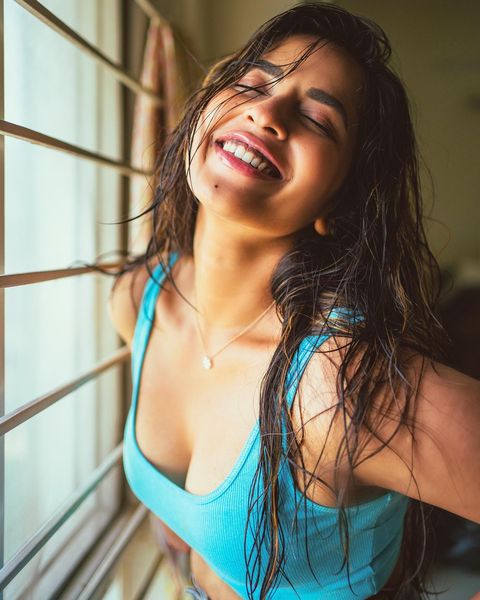 Komalee Prasaad (23)