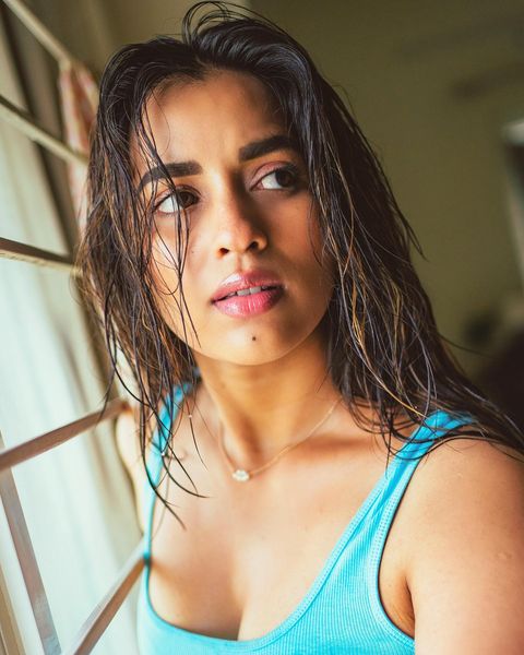 Komalee Prasaad (24)