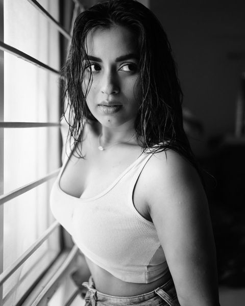 Komalee Prasaad (28)