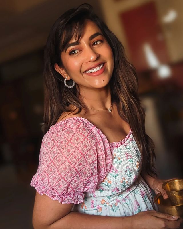 Komalee Prasaad (3)