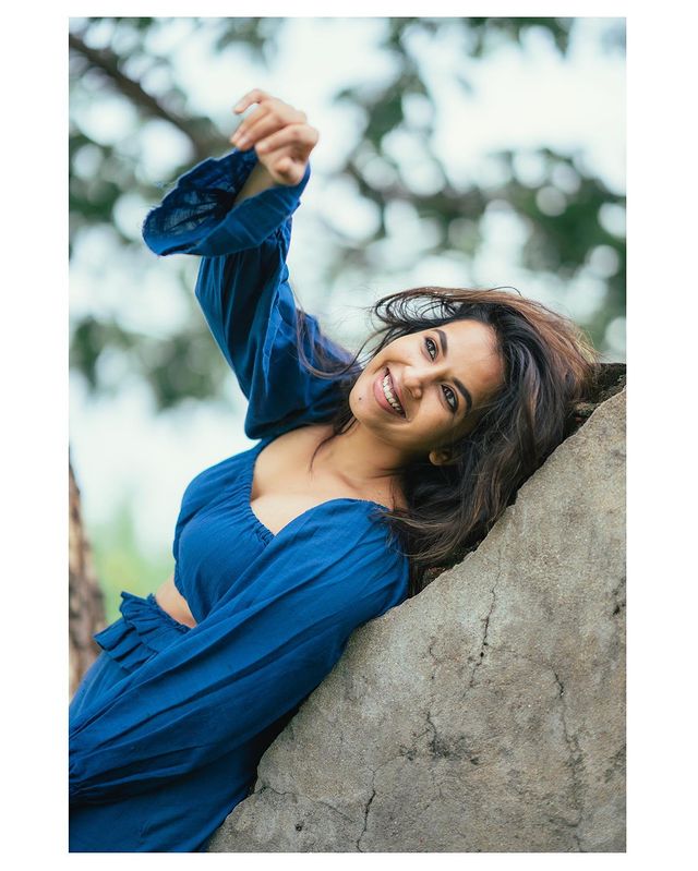 Komalee Prasaad (34)