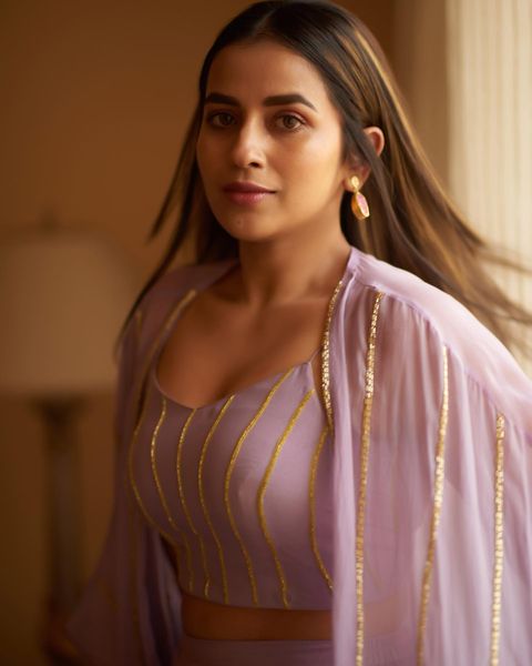 Komalee Prasaad (42)