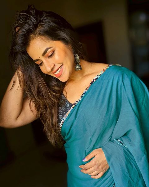 Komalee Prasaad (7)