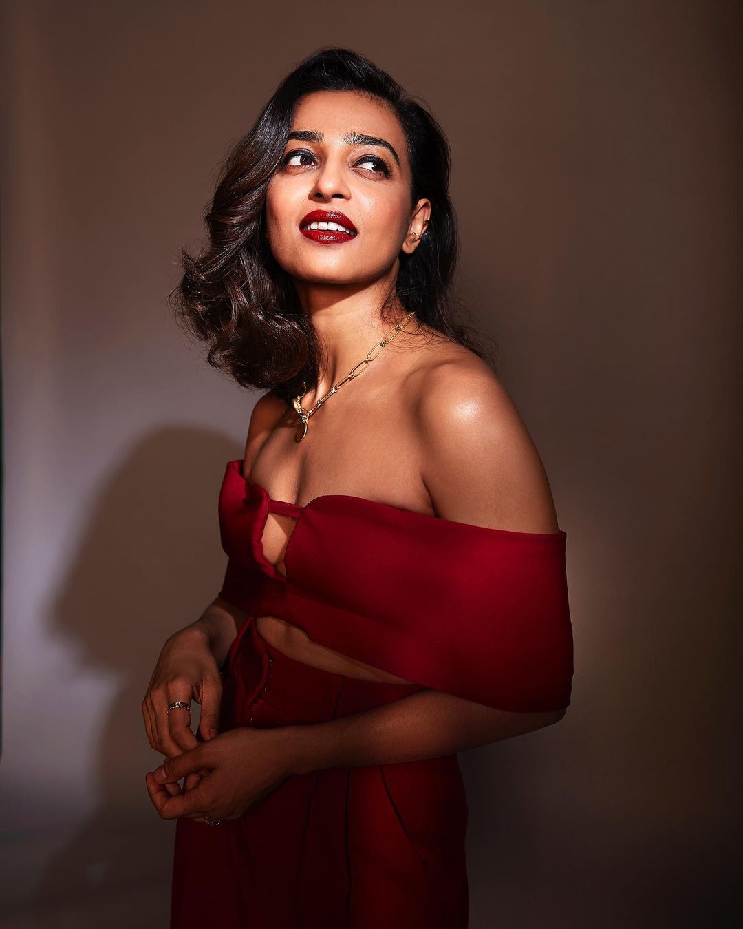 Radhika Apte (2)