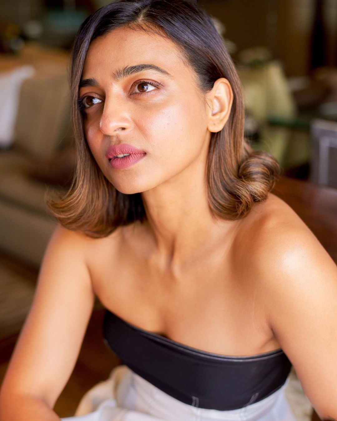 Radhika Apte (32)