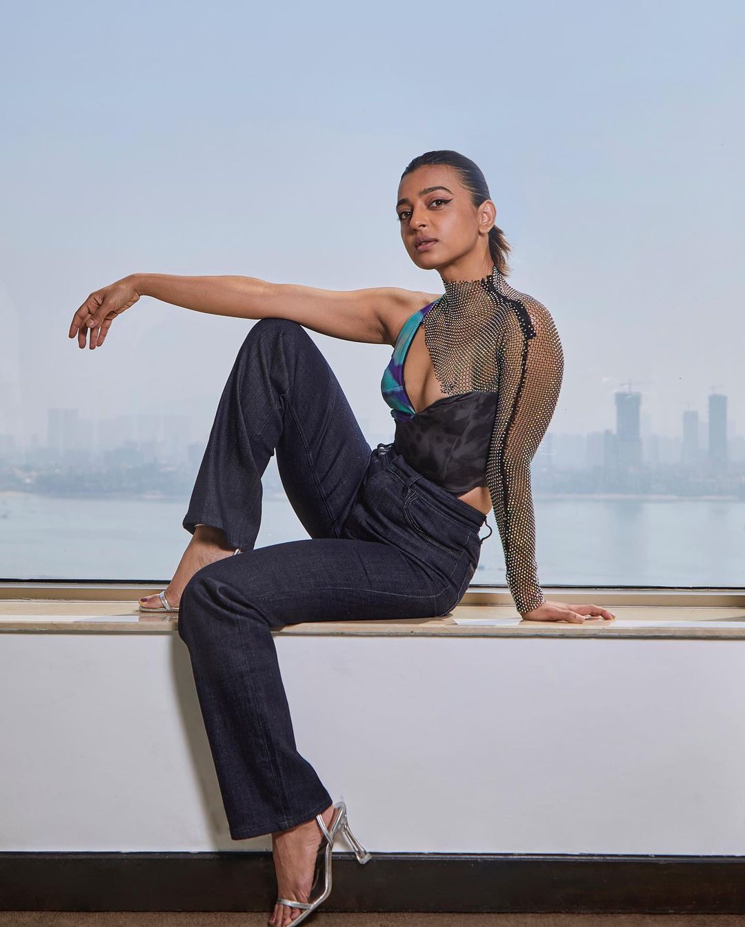 Radhika Apte (33)
