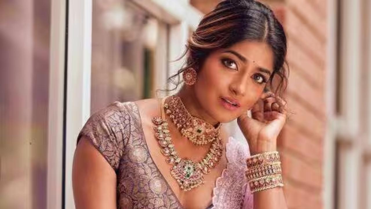 Life threaten to Dimple Hayathi after issue with DCP