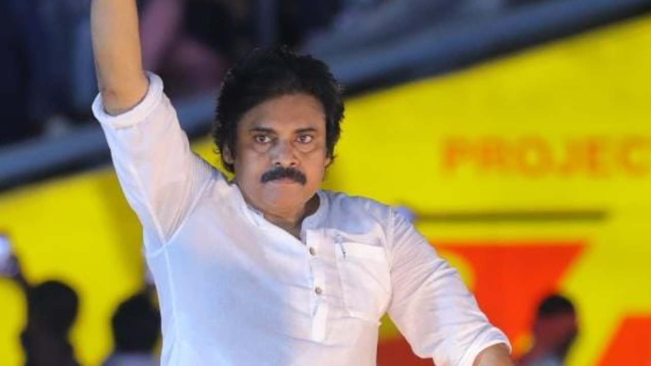 AP Womens Commission send notices to Pawan Kalyan