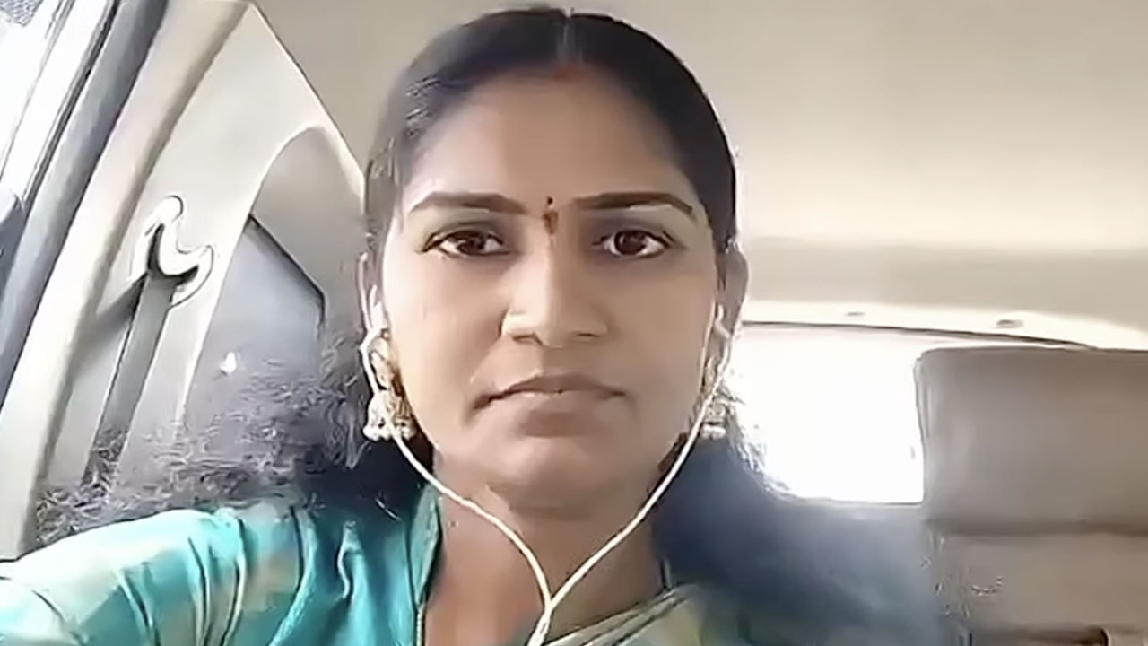 Rayapati Aruna Comments to Chiranjeevi