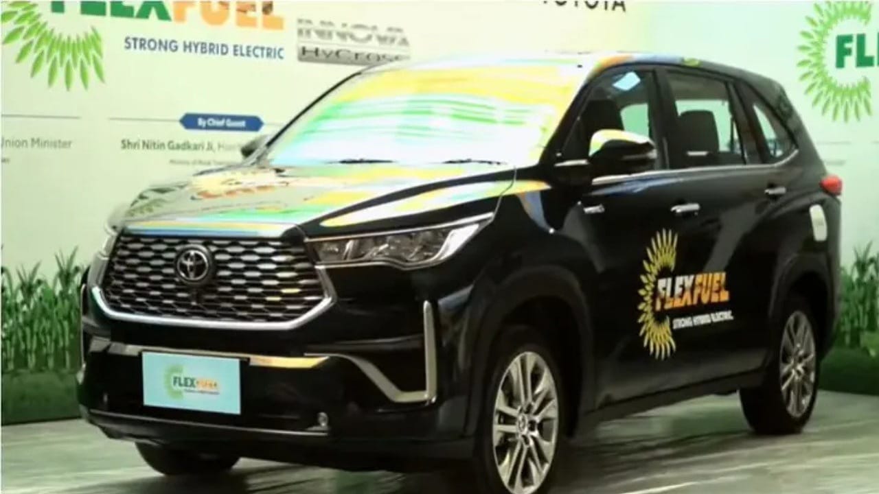 Toyota Innova Hycross