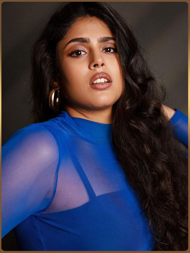 Faria Abdullah : ట్రాన్స్పరెంట్ బ్లూ లో ఫరియా అబ్దుల్లా ఫోటోషూట్