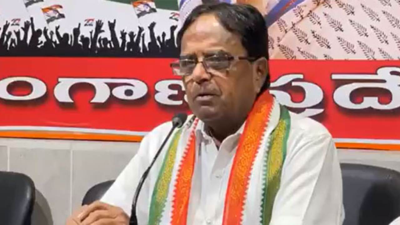 Ponnala Lakshmaiah complaint to Rahul Gandhi Regarding Janagaon DCC President