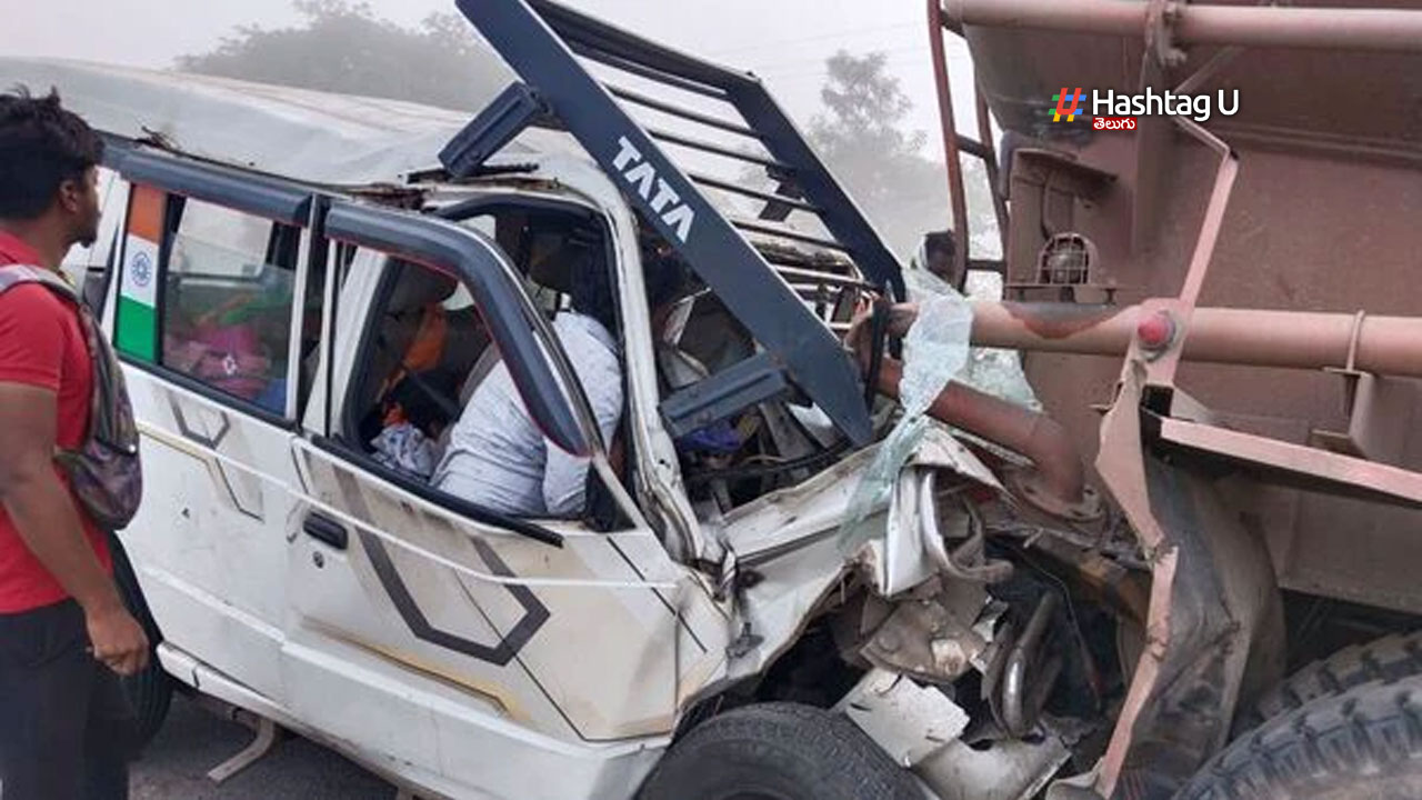 13 Killed In Road Accident 
