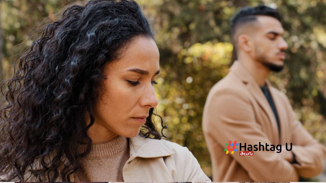 7 Things Men Do When They Cheat In A Relationship