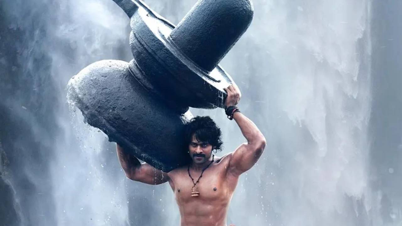 Rajamouli wants to add a Monkey Character in Baahubali for Shivudu Character But it Couldn't Happen