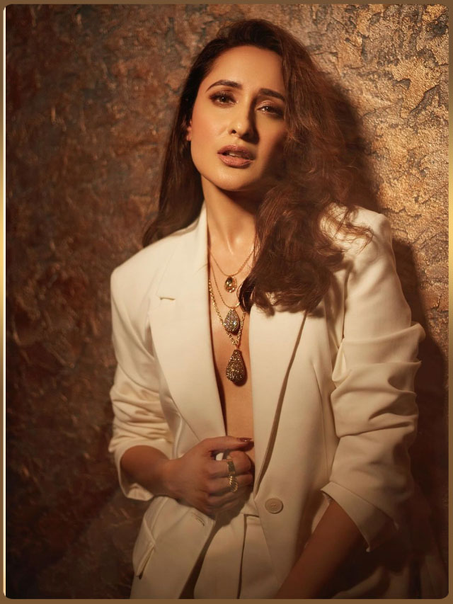 Pragya Jaiswal : లోదుస్తులు మర్చిపోయిన హీరోయిన్ ప్రగ్యా జైస్వాల్