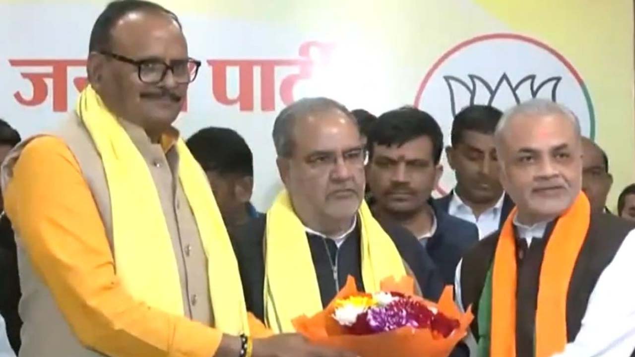 Former Pm Lal Bahadur Shastri's Grandson Vibhakar Shastri Quits Congress And Joins Bjp