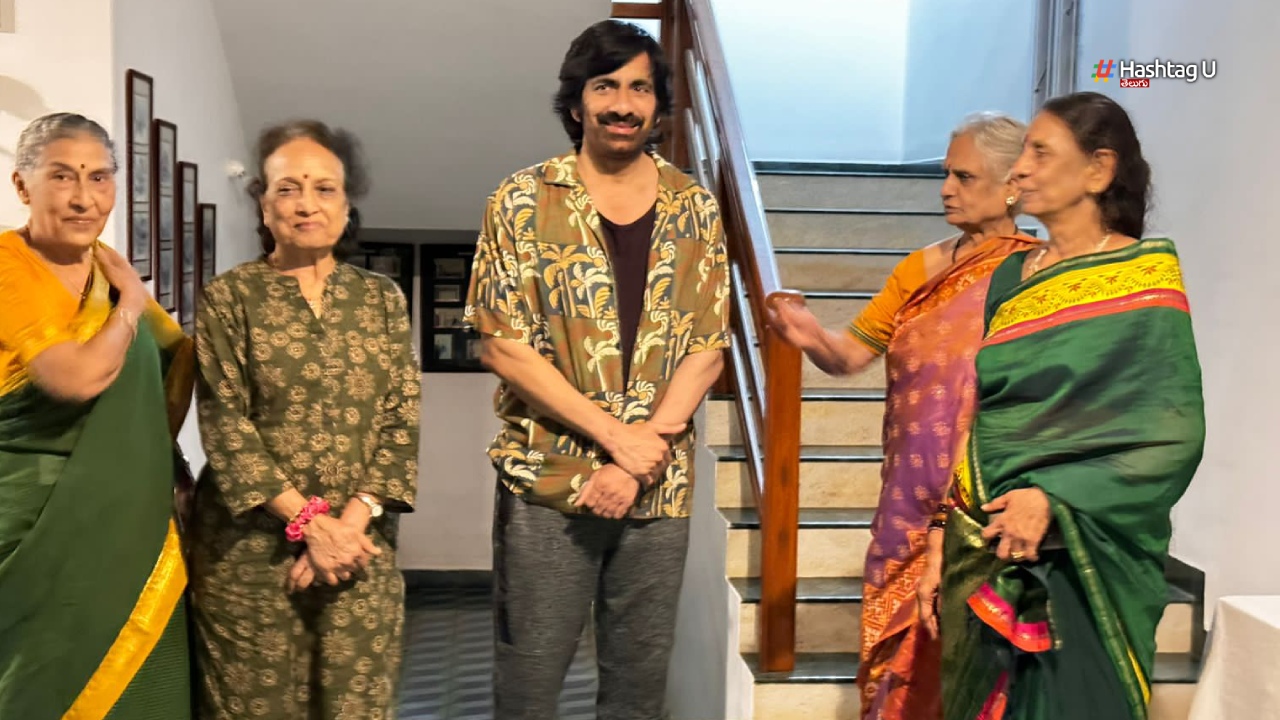 Raviteja Beautiful Fans Super Photo Momment