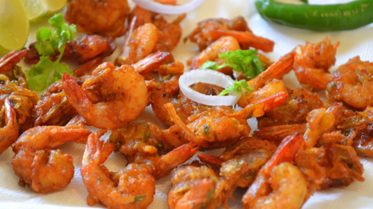 Prawns Pakoda: ఎంతో క్రిస్పీగా ఉండే రొయ్యల పకోడీ.. ఇలా చేస్తే ప్లేట్ ఖాళీ అవ్వాల్సిందే? Mixcollage 17 Mar 2024 07 15 Pm 6670