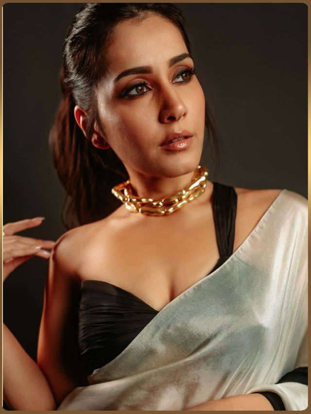 Raashi Khanna : చీరకట్టులో రాశి ఖన్నా అదిరిపోయే హొయలు