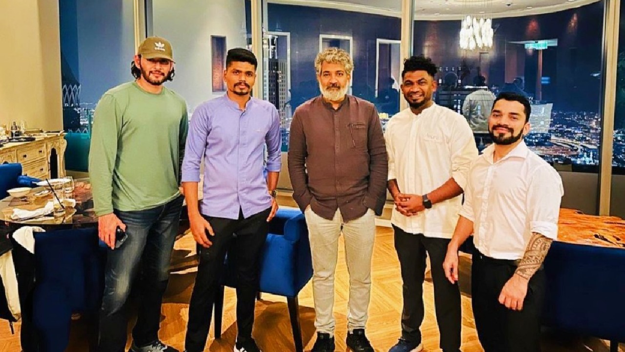 Ssmb29 Director Rajamouli Hero Mahesh Babu Papped At Air Port