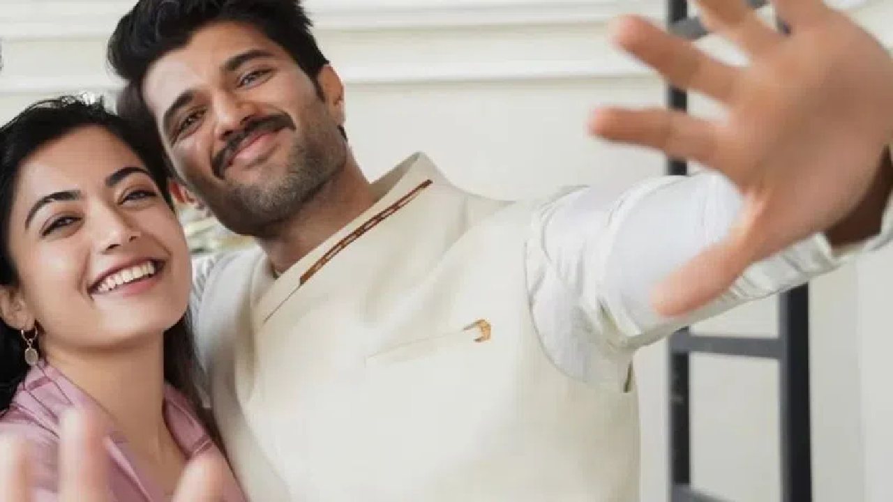 Vijay Deverakonda Rashmika Mandanna Gave Hint Their Relationship With Insta Stories