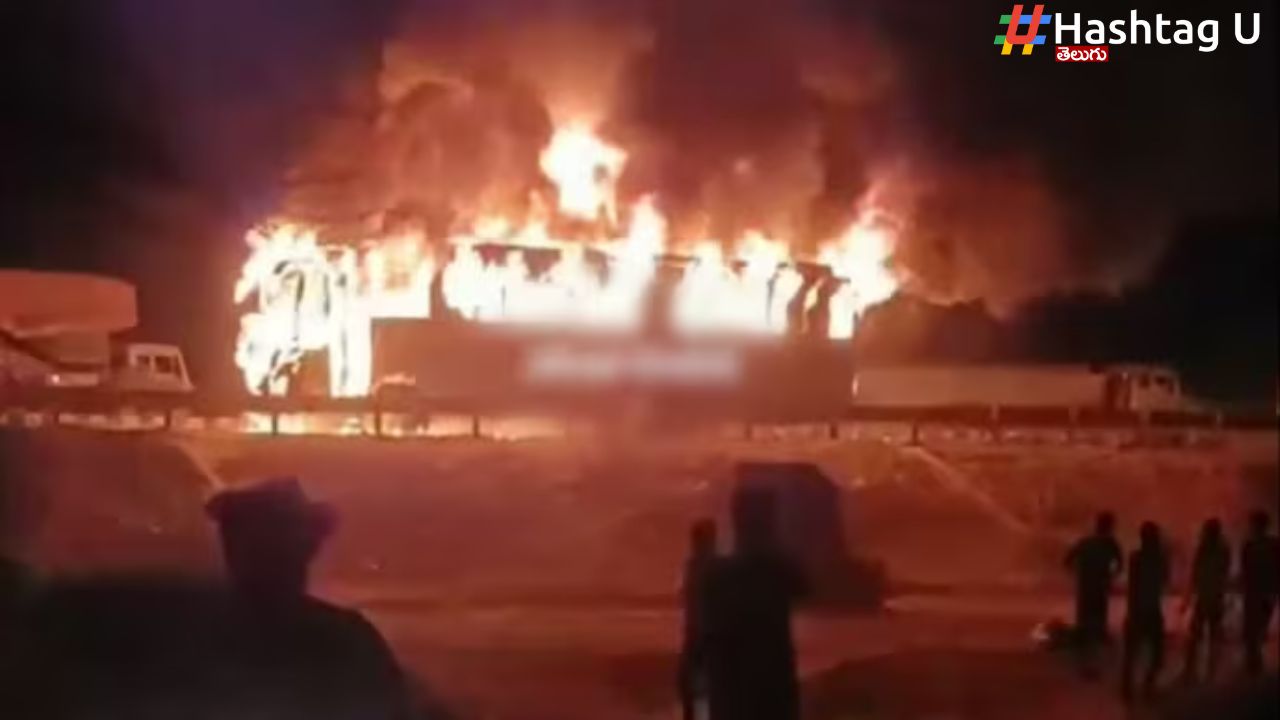 8 People Burnt Alive