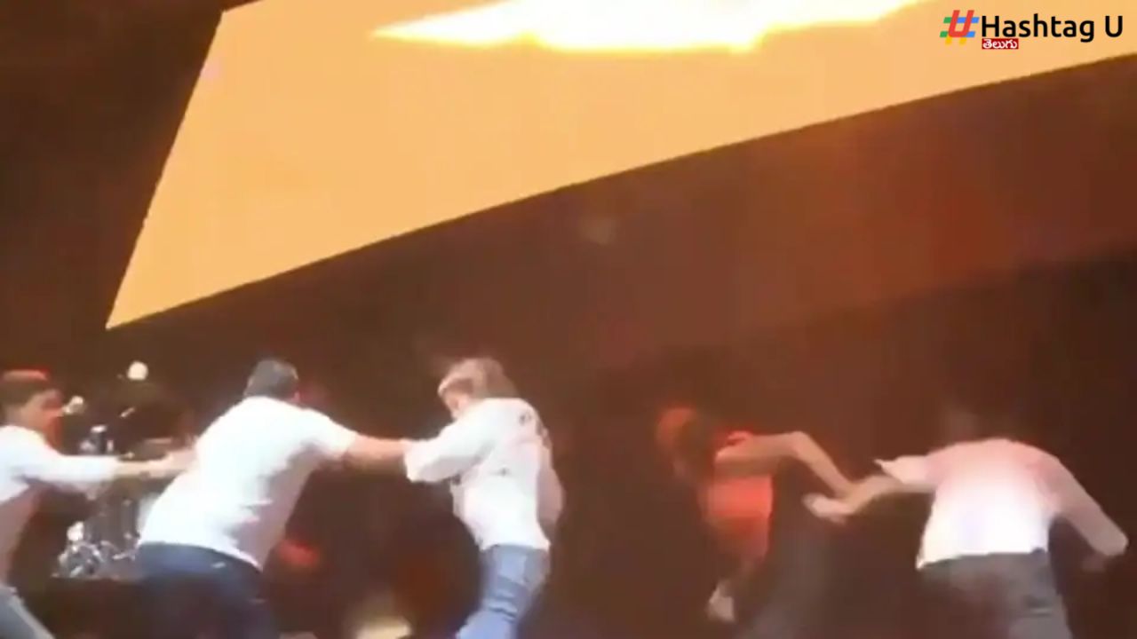 Stage Collapse Mexico