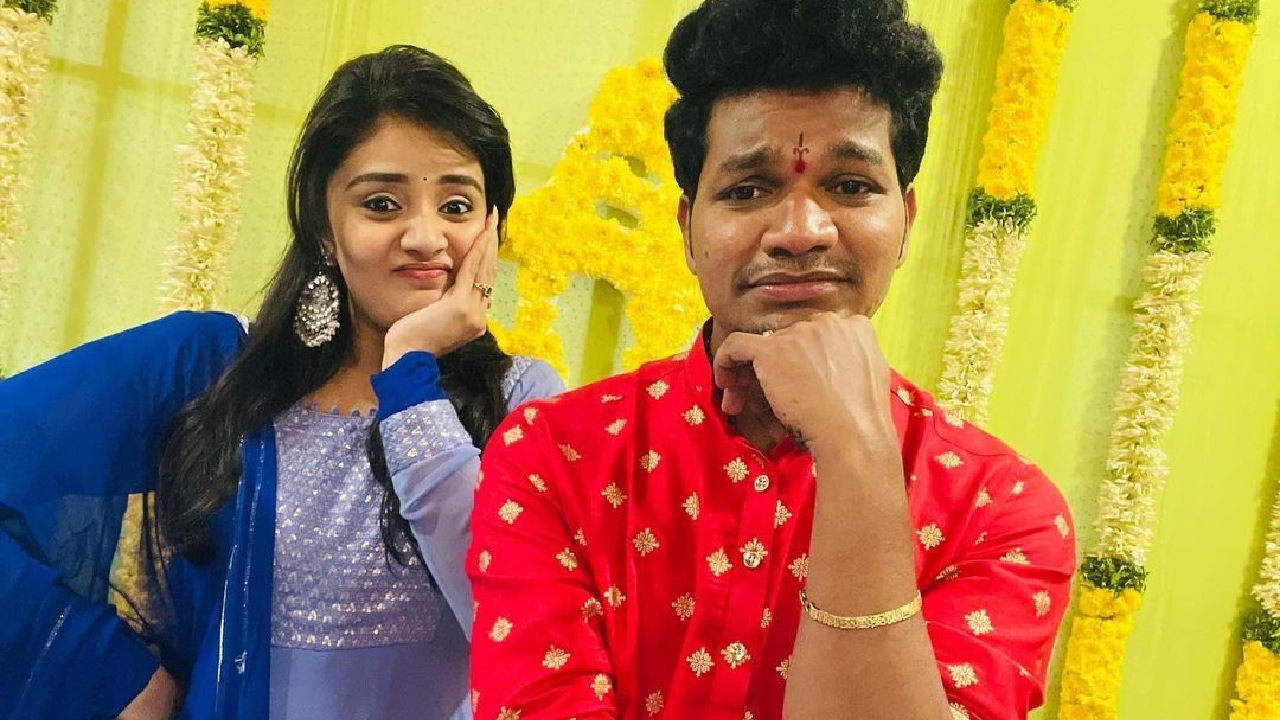 Jabardasth Mukku Avinash Interesting Comments About Sreemukhi Marriage