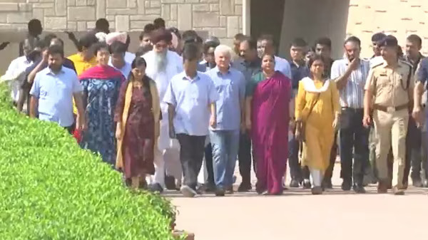 Arvind Kejriwal Surrender